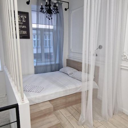 Appartamento Чорно -Білий Люкс В Центрі Leopoli Esterno foto
